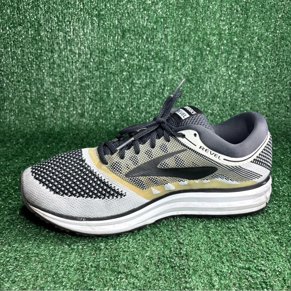 Brooks Mens Revel 1102601D155 White Black Running Shoes Sneaker Oreo Size 11.5 D